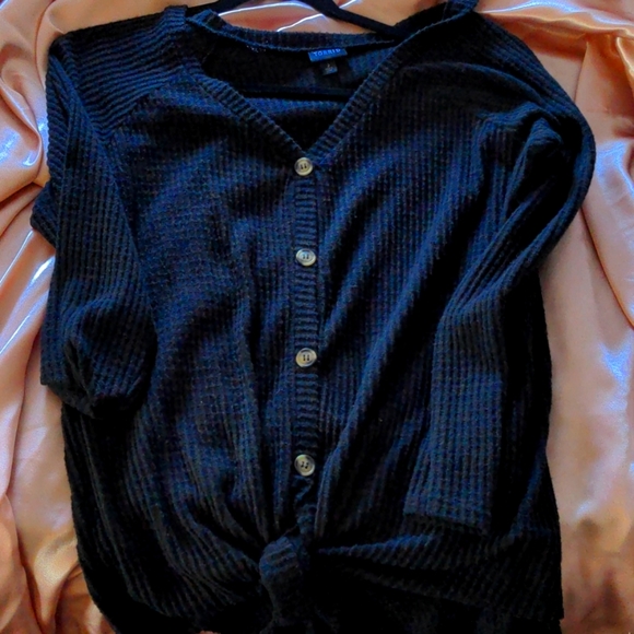 torrid Tops - 3/4 Sleeve v neck button down top